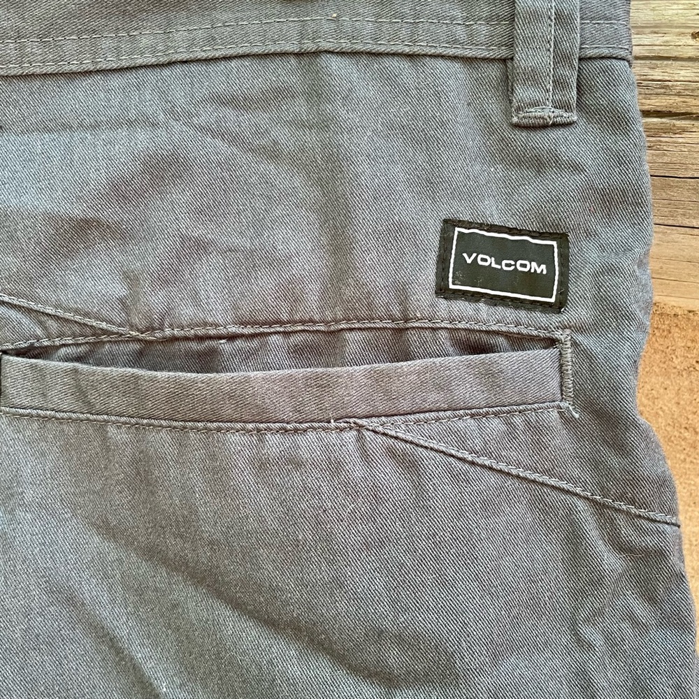 Volcom Shorts - Picture 5 of 7